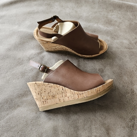 Minnetonka Shoes - Minnetonka Peep Toe Slingback Heels